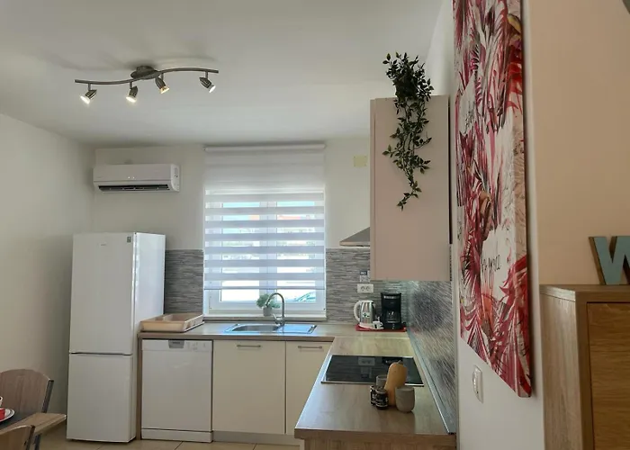 Brist Hills Apartment Pula