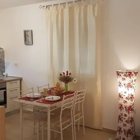 Brist Hills Apartman *