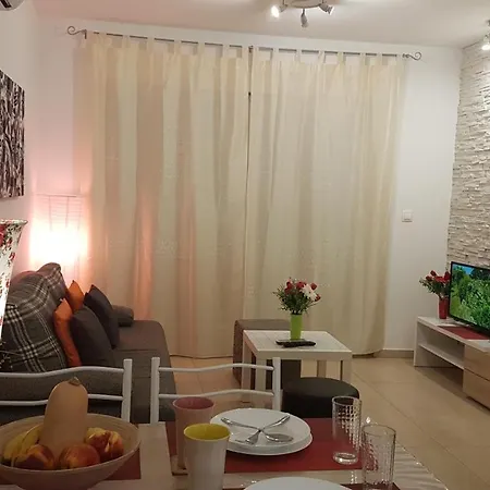 Brist Hills Apartman *