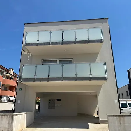 Brist Hills Apartman *
