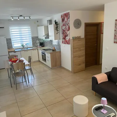 Brist Hills Apartman