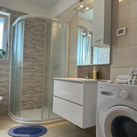 Brist Hills Apartman *